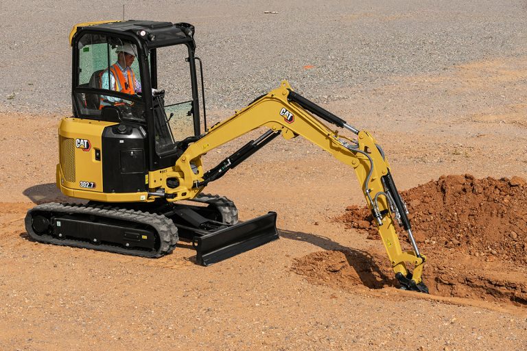 New CAT® 2.7 to 3.5ton mini hydraulic excavators UK Plant Operators